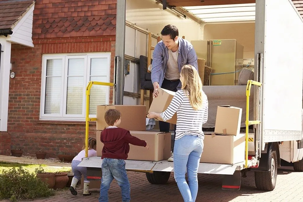 Moving services image